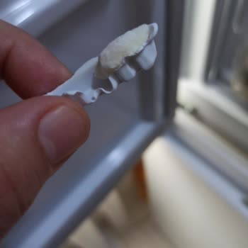 Arçelik Buzdolabı, İnce Plastik Kaplama Kullanmış.
