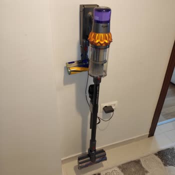 Dyson Değişimde Özellikleri Aynı Olmayan Alt Model Süpürge Gönderiyor