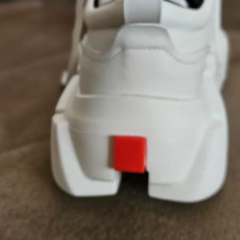 Maslak Outlet Sahte Ürünler Satıyor