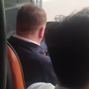 Es Turizm Şoförünün Direksiyon Başında Mesajlaşması