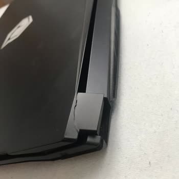 Monster Notebook Menteşe Problemi Ve Yüksek Ücret İstenmesi