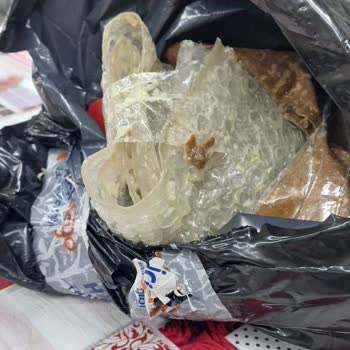 Ege Yöresel Pazarı Kırık Gelen Ürün Değişim Sorunu