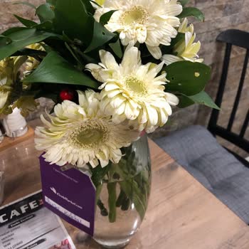 Çiçek Market Görselle Alakası Olmayan, Çürümüş Çiçek Gönderiyorlar.