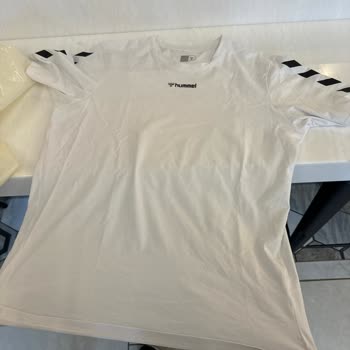 Hummel T Shirt Değiştirme