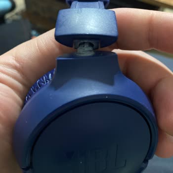 JBL Kablosu Kulaklığım Dönme Yerinden Kırıldı.