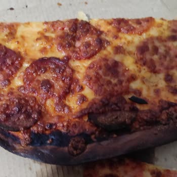 Yemeksepeti Merter Domino's Pizza'dan Yanık Pizza Hayal Kırıklığı