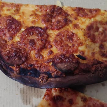 Yemeksepeti Merter Domino's Pizza'dan Yanık Pizza Hayal Kırıklığı