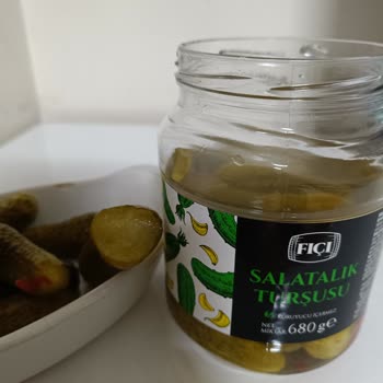 BİM Fıçı Salatalık Turşusunun Salatalıkları Isırılmış