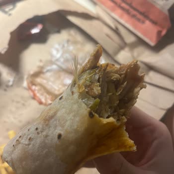 Harrbi Döner İçinden Tavuk Tüyü Çıktı!