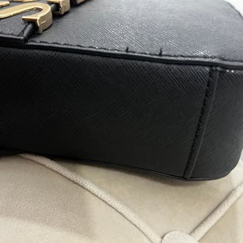 Adana Optimum AVM Guess Şubesinden Aldığım Guess Çantanın İpleri Sökük