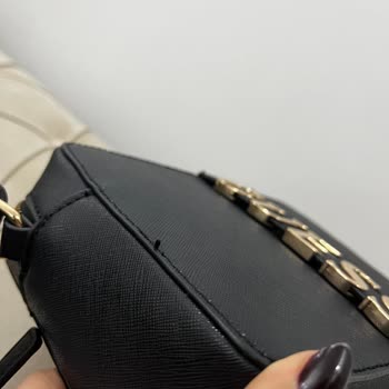 Adana Optimum AVM Guess Şubesinden Aldığım Guess Çantanın İpleri Sökük