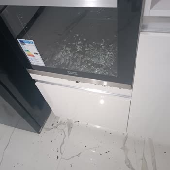 Franke Fırın Camı Bomba Gibi Patladı