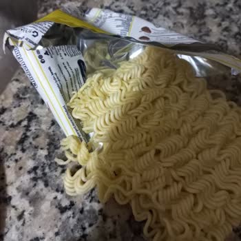 Banetti Çeşnisiz Noddle Mı Olur?