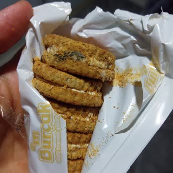Eti Gıda Bisküvi İçinde Bilinmeyen Madde
