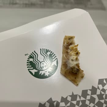 Starbucks Kekten Kağıt Çıktı.