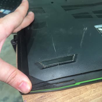 Monster Laptop Batarya Şişmesi