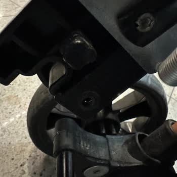 Pegasus Bebek Arabası Kabin Bagajında Kırıldı