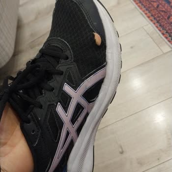 Asics Türkiye İlgisizlik. Bayilerine Yönlendiriyor