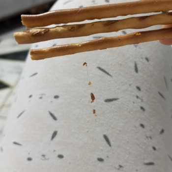 Ülker Kraker Kurtlanmış Ve Küflenmiş