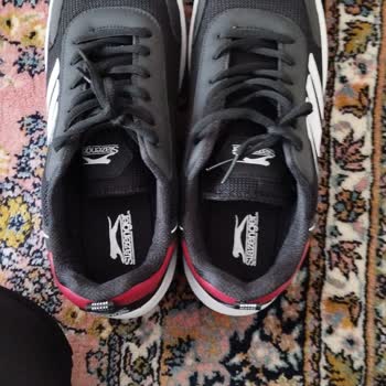 Slazenger Biri 41 Diğeri 42 Numara