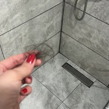 Sade Hizmet (sadehizmet.com) Temizlik Görevlisi Kadın Evi Mahvedip Gitti