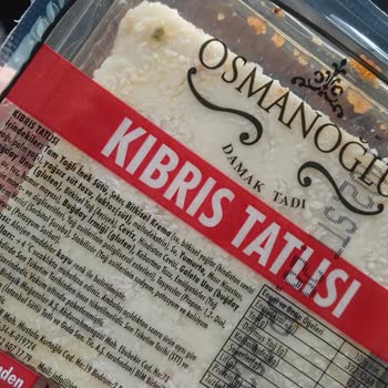 BİM Osmanoğlu Markalı Kıbrıs Tatlısı Paket İçerisinde Küflenmiş