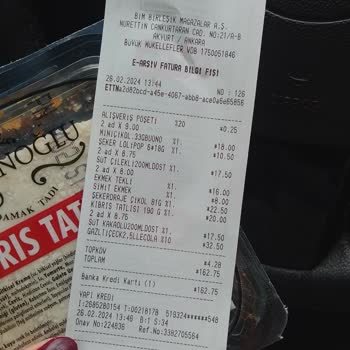 BİM Osmanoğlu Markalı Kıbrıs Tatlısı Paket İçerisinde Küflenmiş