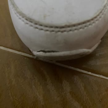 Reebok Ayakkabının Önü Açıldı