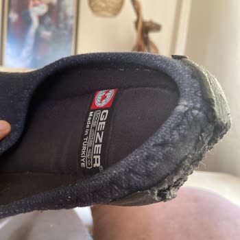 Gezer Terlik Ciddi Anlamda Kalitesiz Görünüyor.