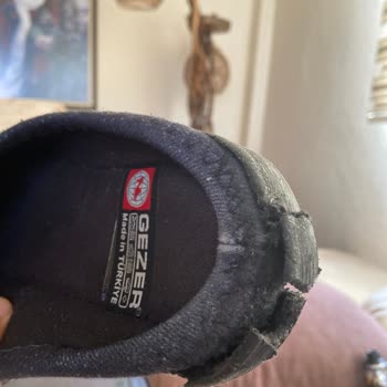 Gezer Terlik Ciddi Anlamda Kalitesiz Görünüyor.