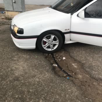 Sivas Belediyesi Yetersiz Asfalt Çalışması Ve Çukurların Verdiği Zarar