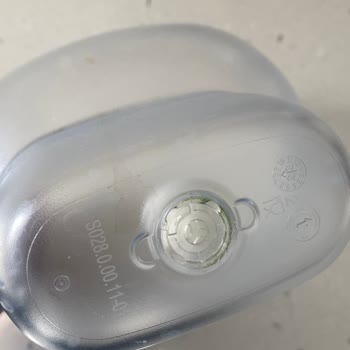 Brita Sürahi Kendi Kendine Yeşil Renk Attı.