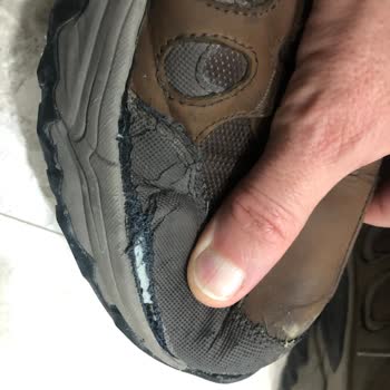 Ayakkabı Dünyası - Skechers Marka Ayakkabı 6 Ay Kullanmadan Yırtıldı