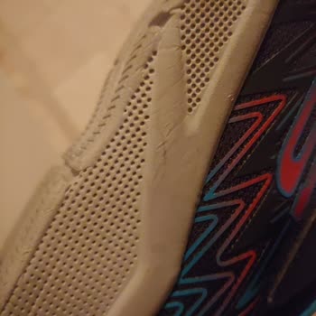 Skechers Kusurlu Ayakkabılarına Sahip Çıkmıyor.