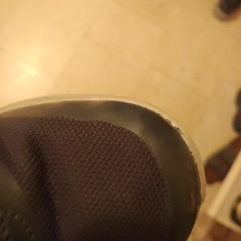 Skechers Kusurlu Ayakkabılarına Sahip Çıkmıyor.