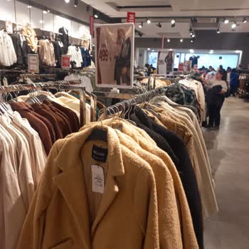 Giysa Giyim Tek Fiyat Koyduğu Stantta Farklı Fiyatlı Ürün Satıyor.