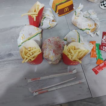 Yemek Sepeti Sayesinde Çocuk Ac Kaldı