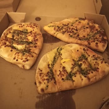 Domino's Pizza Derince Şubesindeki Eksik Peynirli Ekmek Sorunu