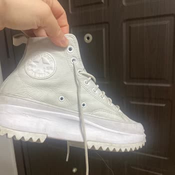 Converse Ayakkabının Tabanı Çok Kayıyor