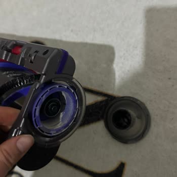 Dyson V15 Kenarının Düşmesi