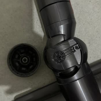 Dyson V15 Kenarının Düşmesi