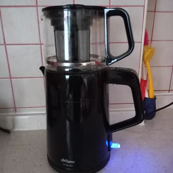 Arzum Çay Makinesi Sıcak Tutmuyor.