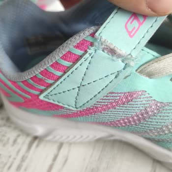 Skechers 5 Yaşındaki Kızımın Ayakkabısı Kısa Sürede Bozuldu