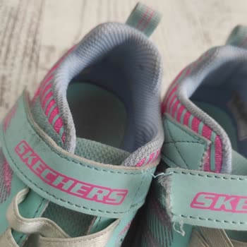 Skechers 5 Yaşındaki Kızımın Ayakkabısı Kısa Sürede Bozuldu