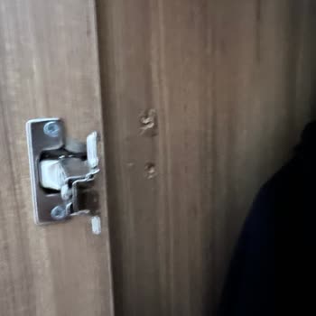 Vivense Eti Genç Odası Vidalar Fırladı