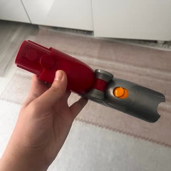 Dyson V12 Mobilya Altı Aparatı Kırıldı