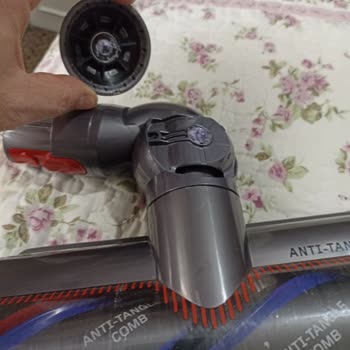 Dyson V15 Absolute Halı Başlığı Tekerlek Kırıldı