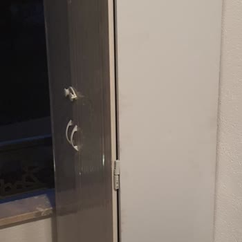 DemirDöküm Edremit'teki Bayiden Kombi Dolabı İçin İade Talebi