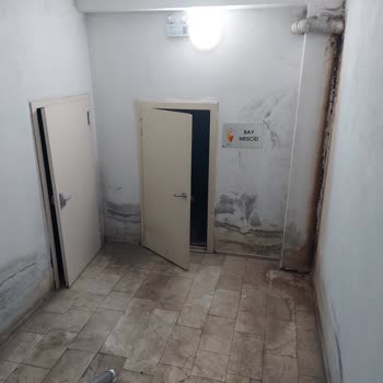 Starpark 45 Park AVM'de Mescit Yeri Belli Değil Girişini Bulabileni Tebrik Ediyorum