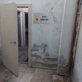 Starpark 45 Park AVM'de Mescit Yeri Belli Değil Girişini Bulabileni Tebrik Ediyorum